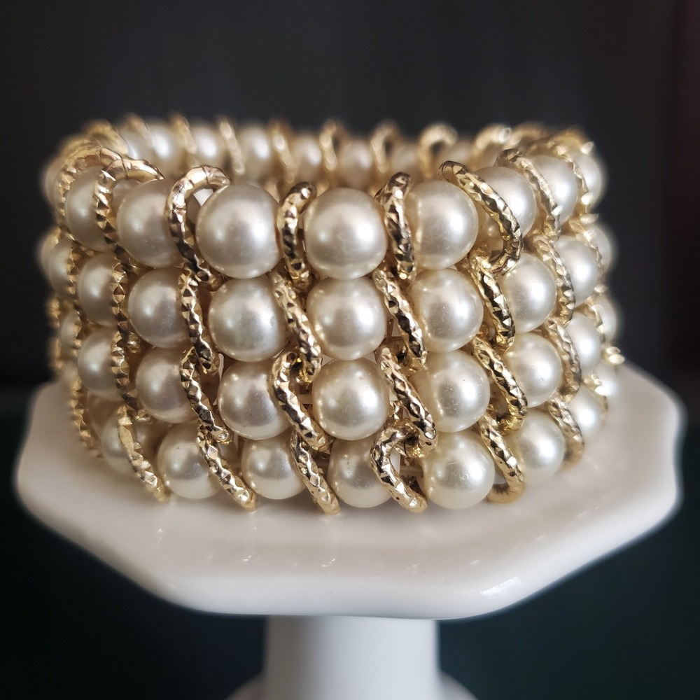 Gold Tone Chain Mail Heavy White Faux Pearl Wide Stretch Bracelet Dressy Classic